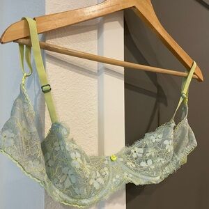 Victoria's Secret Dream Angels Push Up Without Padding